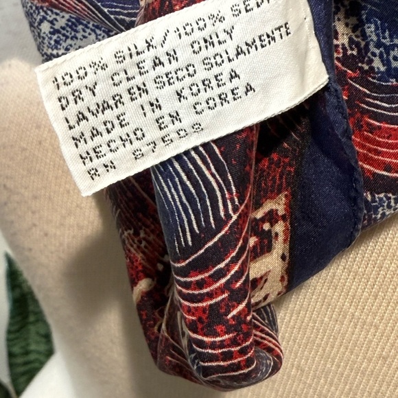 Vintage Jacqueline Ferrar Red and Blue 100% Silk Patterned Scarf - Picture 4 of 6